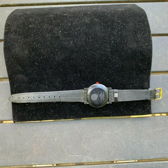 Disney Lorus Mickey Mouse Shadow Dial Watch From 1990's - Picture 6 of 8